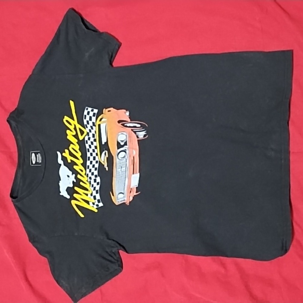 Ford Mustang tee. Red-Orange muscle car on black shirt. Men's M(38/40)